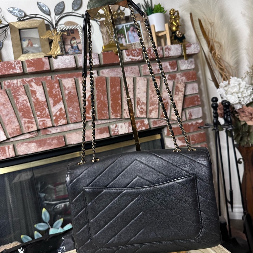 Chanel Chevron Envelope Flap Bag – Black Lambskin – Gold Hardware - Picture 2 of 14